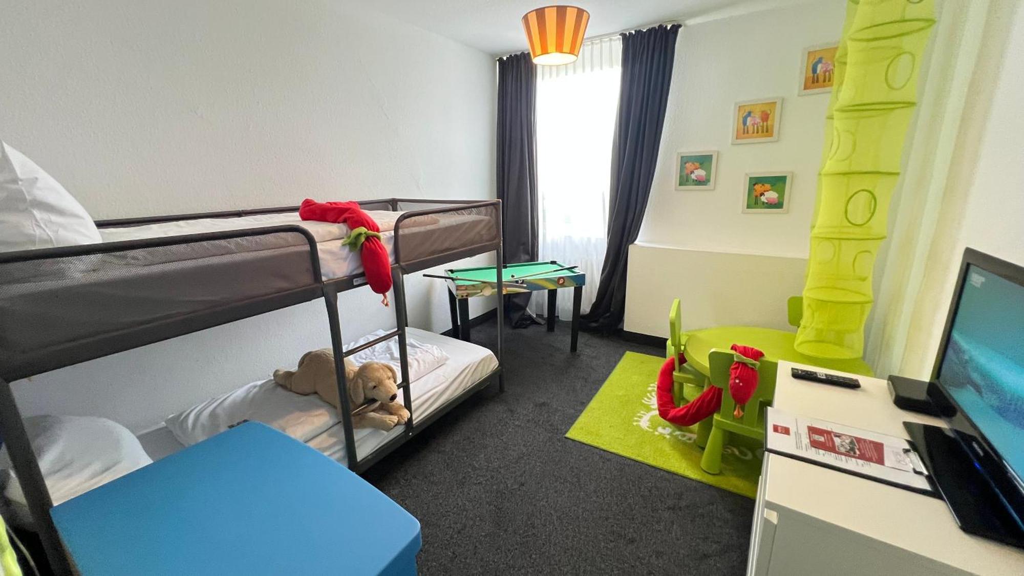 Hotel Medo Koeln Екстериор снимка